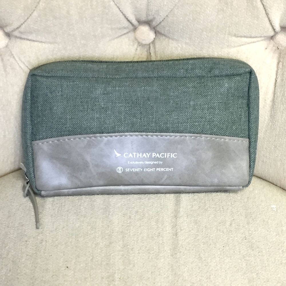 Jurlique x Cathay Pacific Amenity kit 